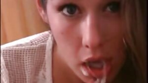 Milf smut med vackra Amanda Blue och Megan Monroe gratis lesbisk porrfilm från Naughty America